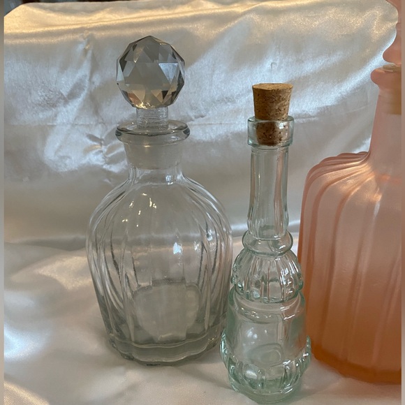 3/$30 SET OF 3 VINTAGE GLASS BOTTLES - Picture 3 of 13